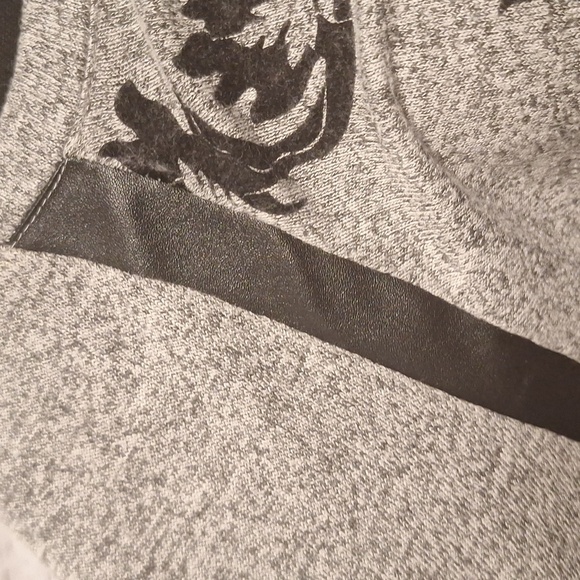 Hannah Gray & Black " Leather" Trimmed Embelished Sweater sz M #1215 - Picture 4 of 9